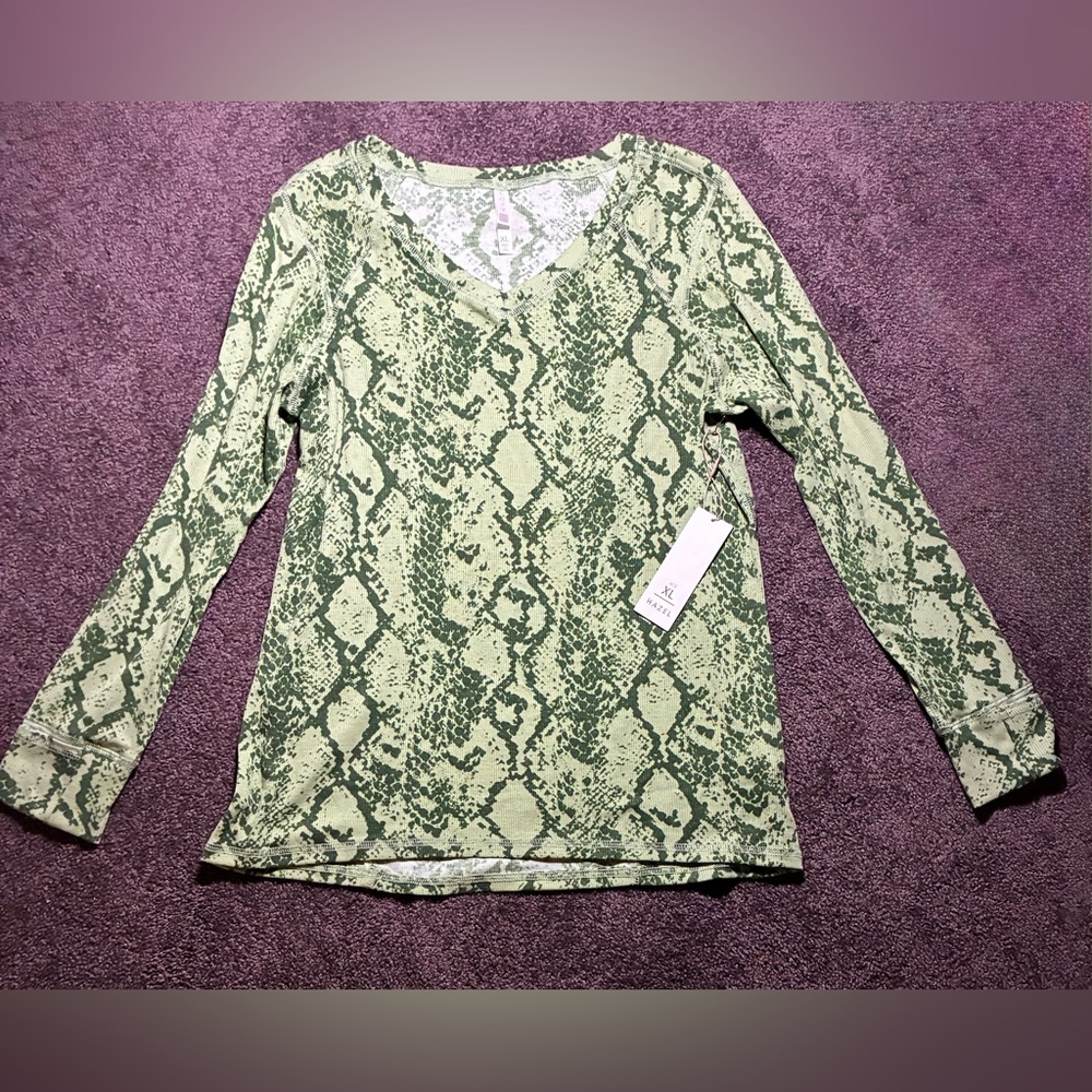 LuLaRoe greenSnake-Print V-Neck Long Sleeve Top